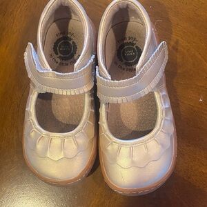 Livie & Luca brand Shimmering champagne gold leather Mary Janes toddler 9